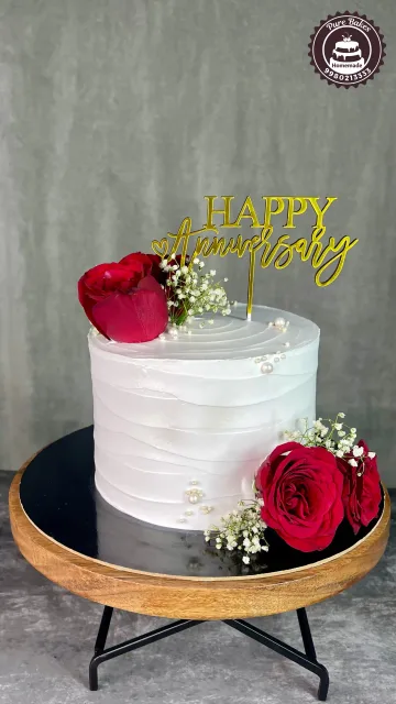 Fresh Rose White Anniversary Cake