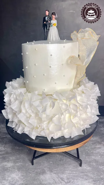 Pearl Textured Celebration Cake