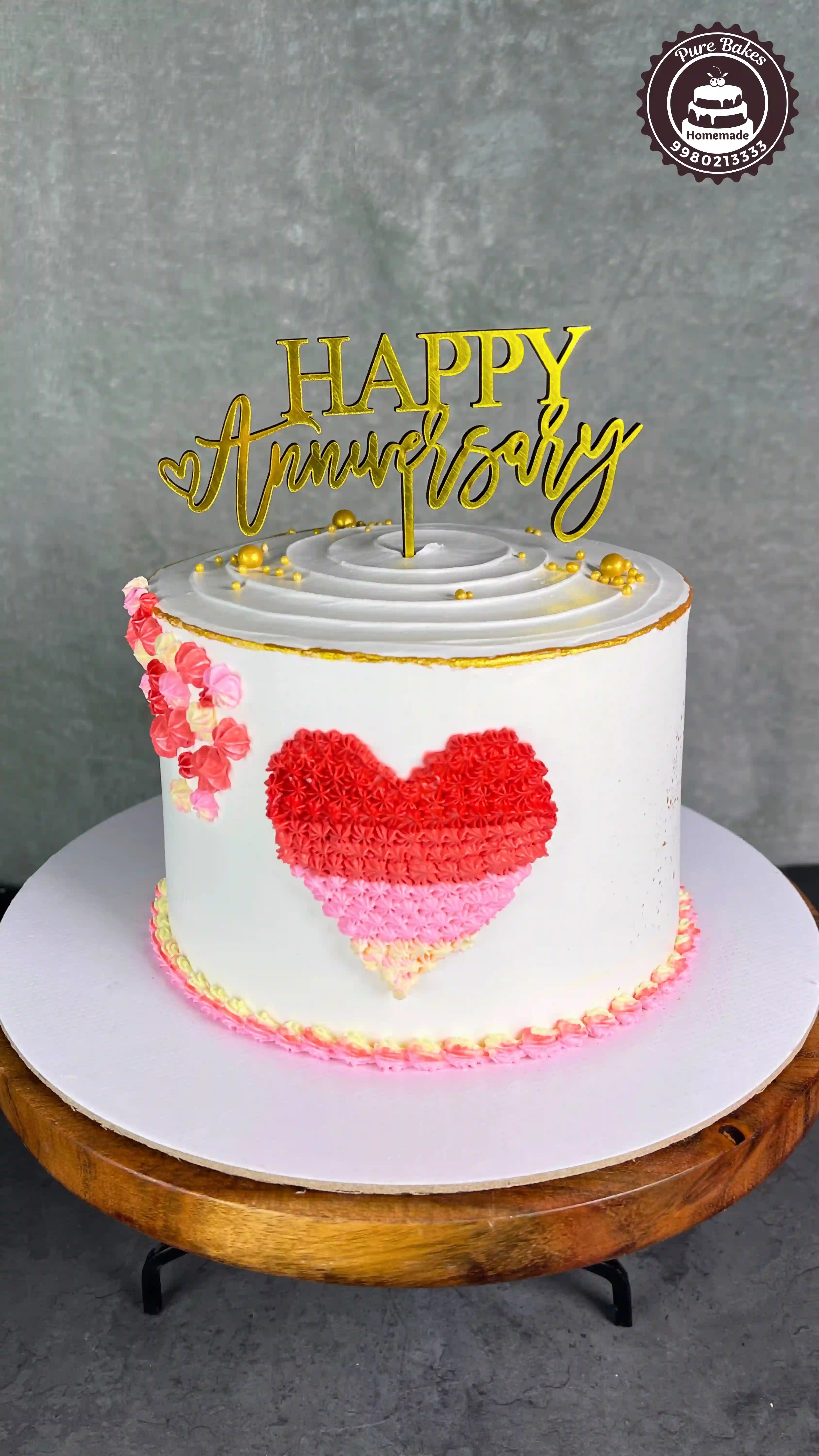 Happy Anniversary Heart Cream Cake